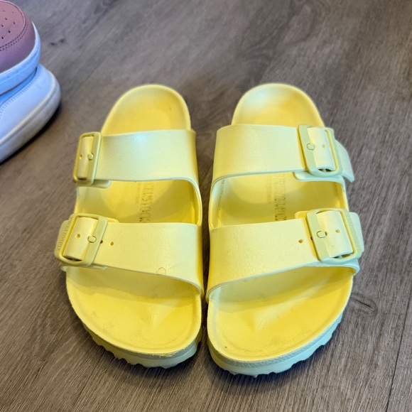 Birkenstock size 7 - Picture 2 of 4